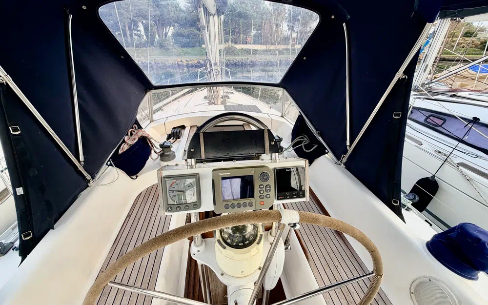 slider 8 Dufour 39 CC