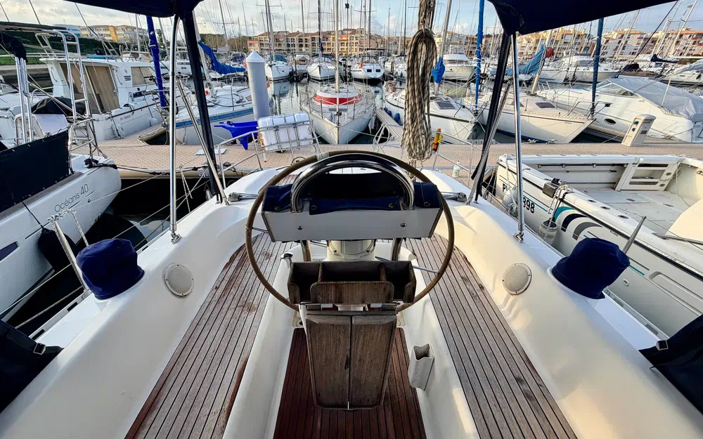 slider 6 Dufour 39 CC