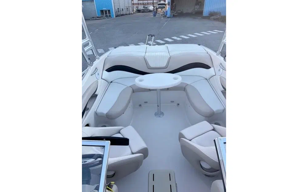 slider 6 Glastron GX 235