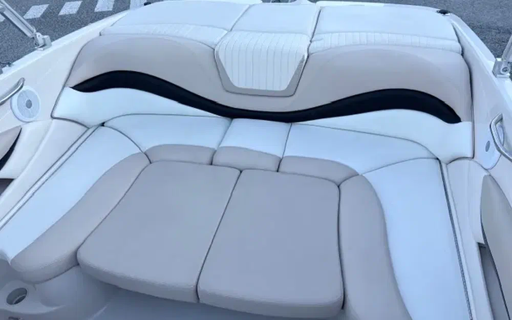 slider 7 Glastron GX 235