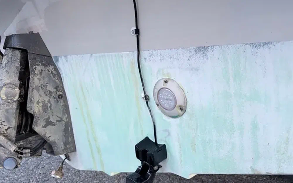 slider 11 Glastron GX 235