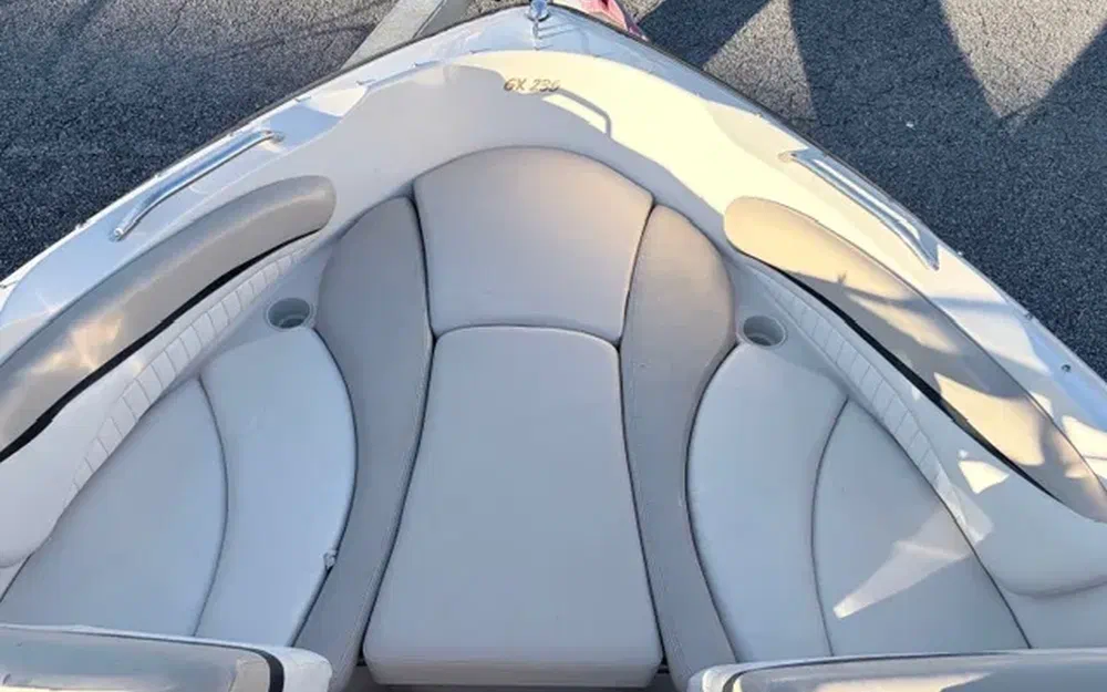 slider 10 Glastron GX 235