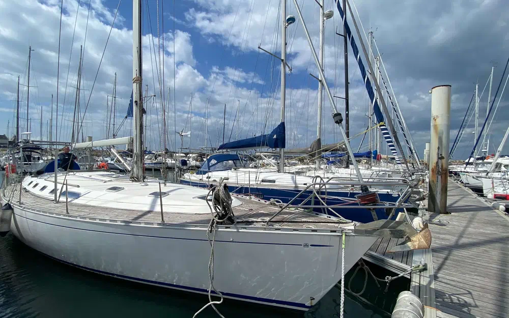 slider 1 Dufour 45 Classic