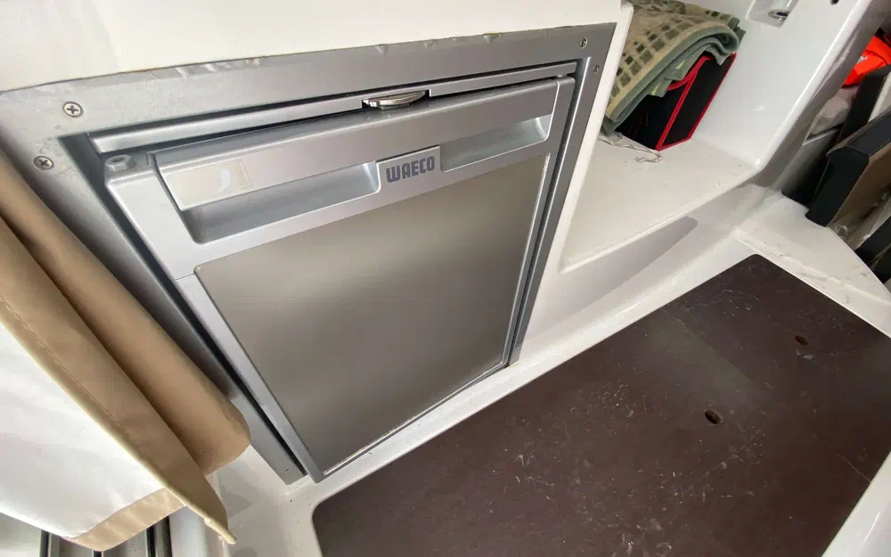 slider 9 Jeanneau Merry Fisher 695