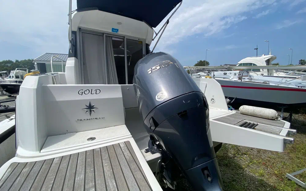 slider 3 Jeanneau Merry Fisher 695