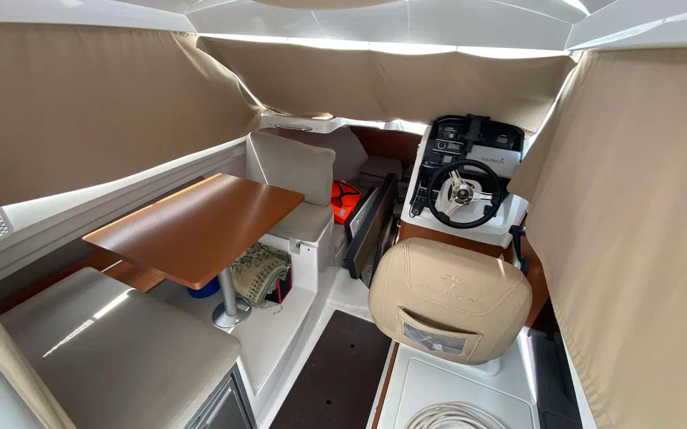 slider 7 Jeanneau Merry Fisher 695