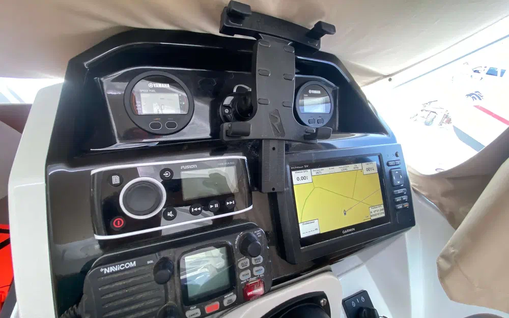 slider 8 Jeanneau Merry Fisher 695