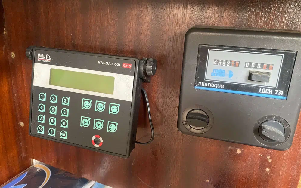 slider 10 Jeanneau Fantasia