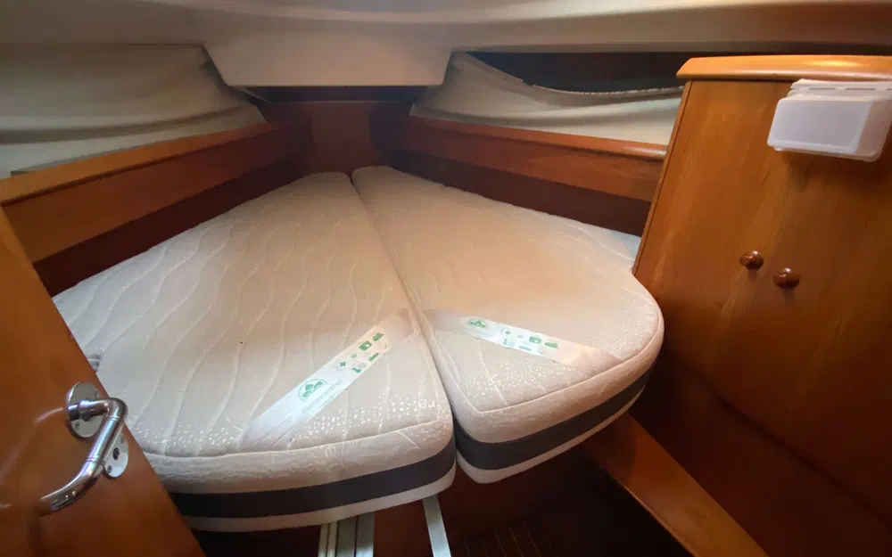 slider 16 Jeanneau Sun Fast 37