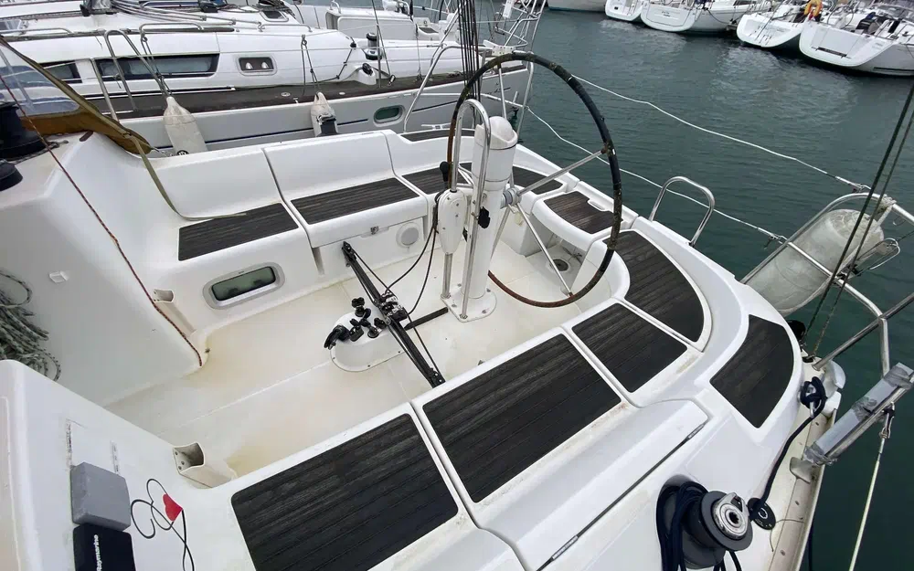 slider 5 Jeanneau Sun Fast 37