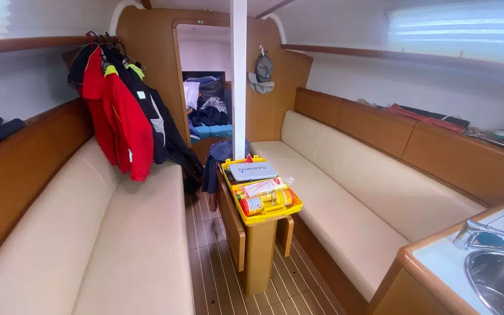 slider 7 Jeanneau Sun Odyssey 33 I Performance