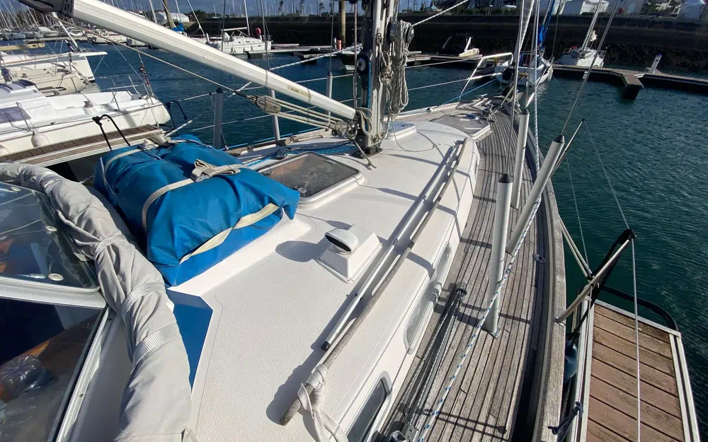 slider 10 Hallberg Rassy 36