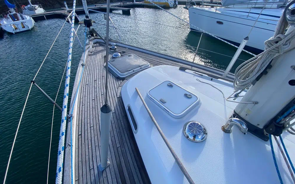 slider 11 Hallberg Rassy 36