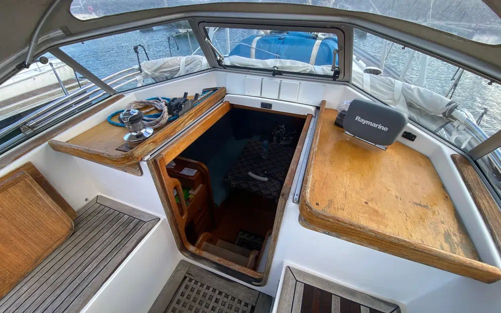 slider 14 Hallberg Rassy 36