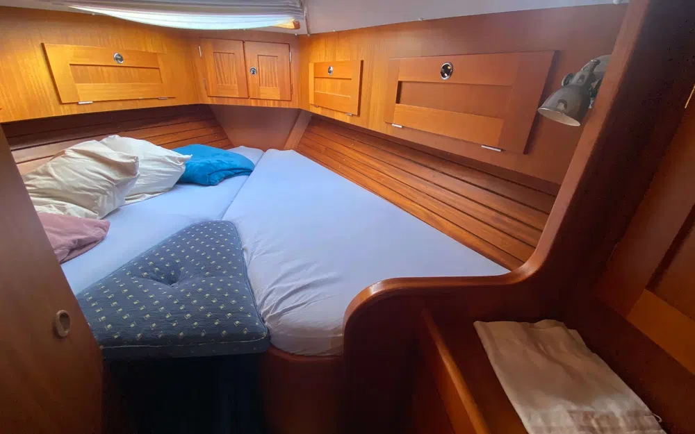 slider 20 Hallberg Rassy 36