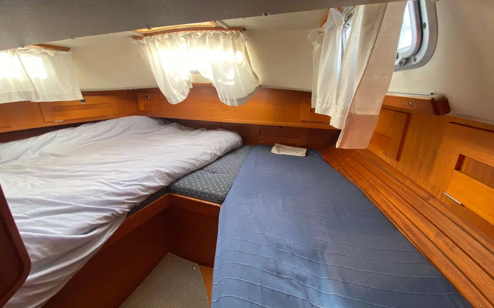 slider 21 Hallberg Rassy 36