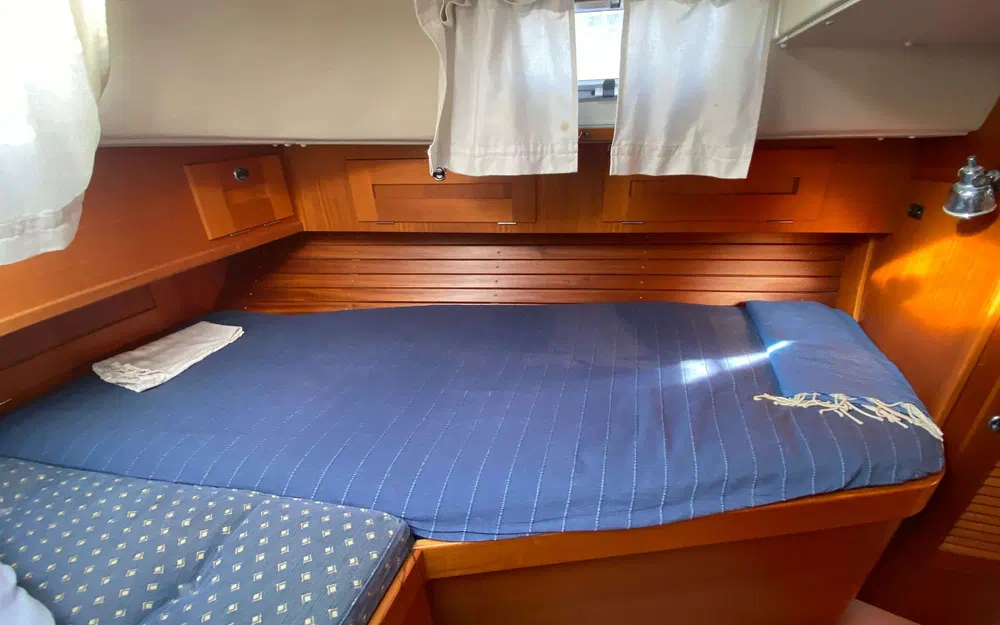 slider 22 Hallberg Rassy 36