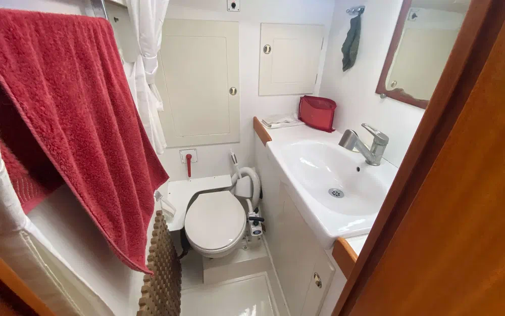 slider 23 Hallberg Rassy 36