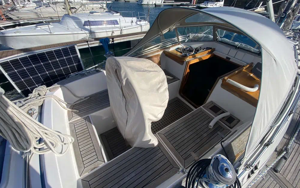 slider 4 Hallberg Rassy 36