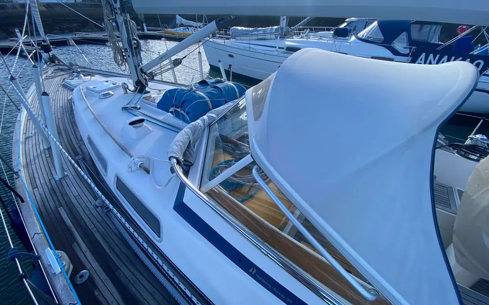 slider 8 Hallberg Rassy 36