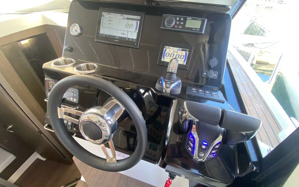 slider 11 Jeanneau Merry Fisher 1095