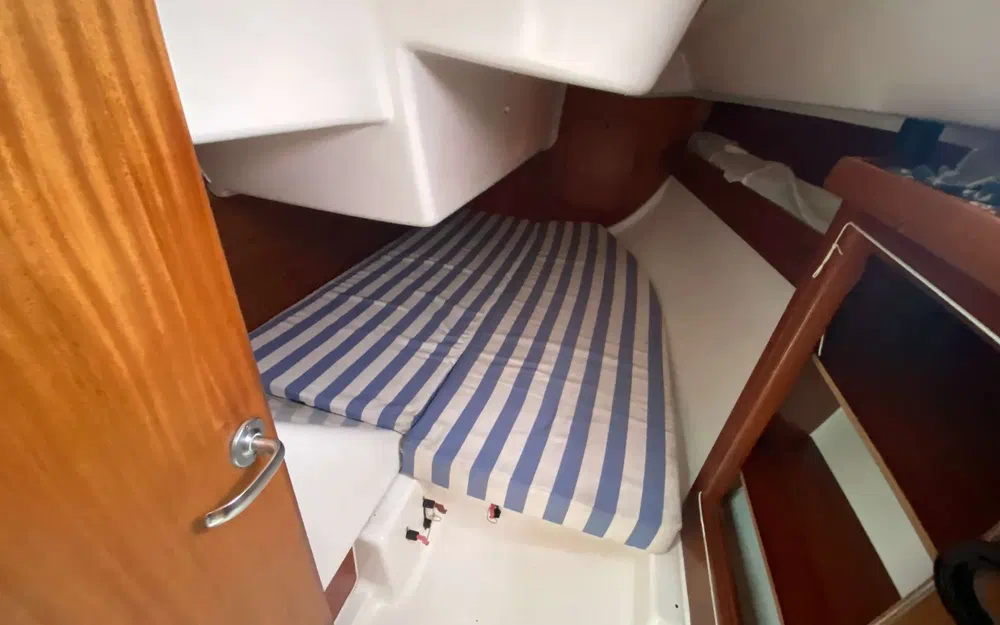 slider 12 Dufour 30 Classic