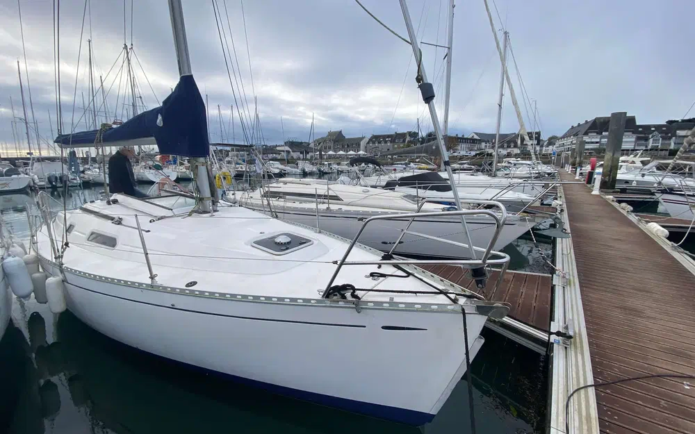 slider 1 Dufour 30 Classic