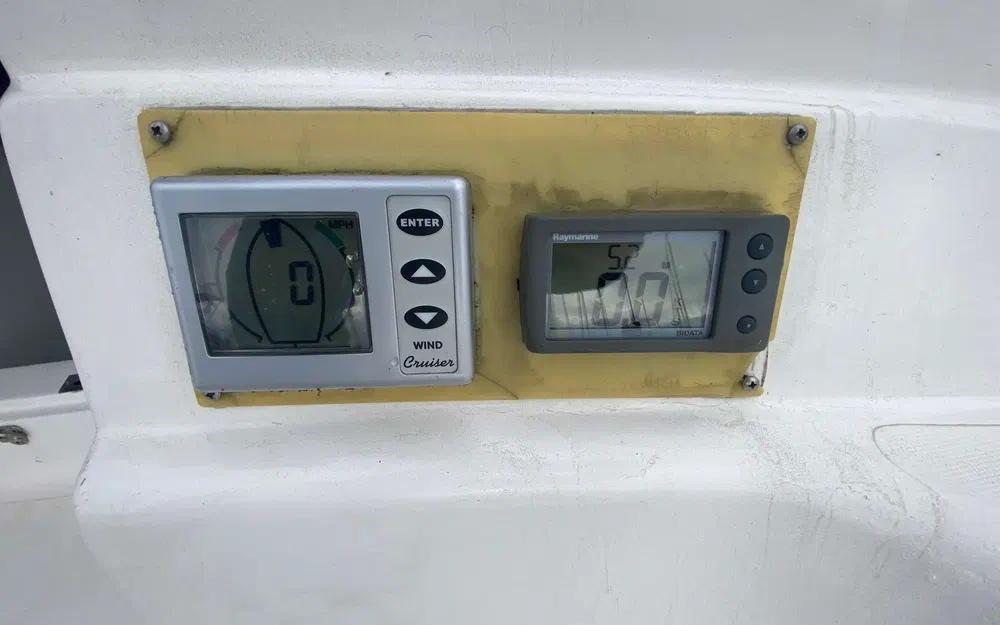 slider 5 Dufour 30 Classic