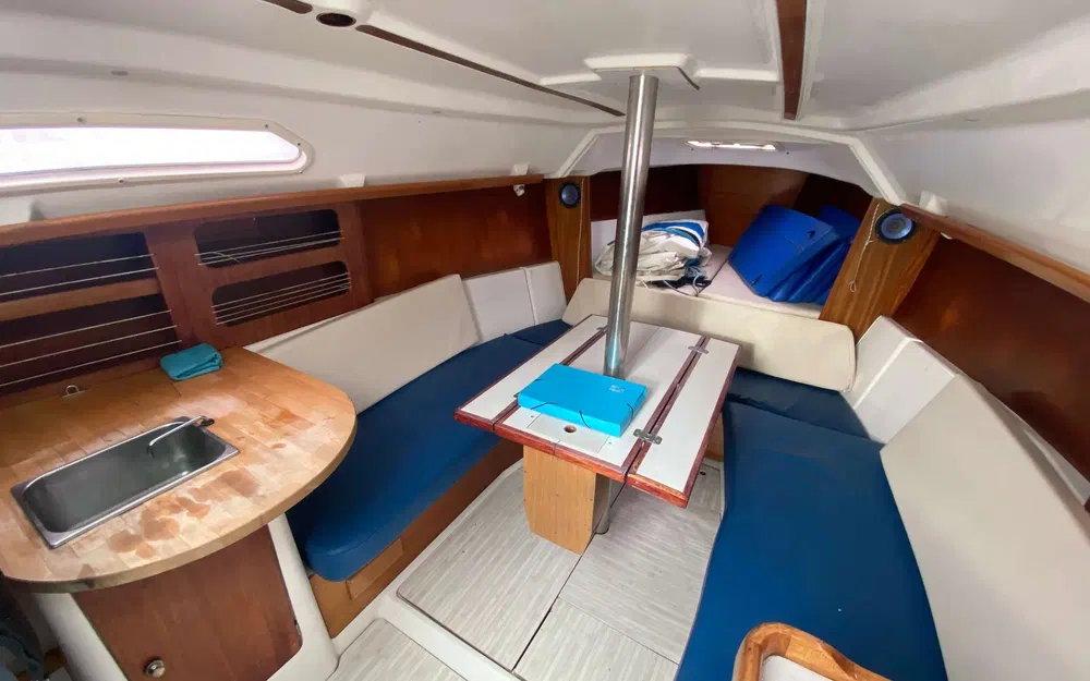 slider 6 Dufour 30 Classic