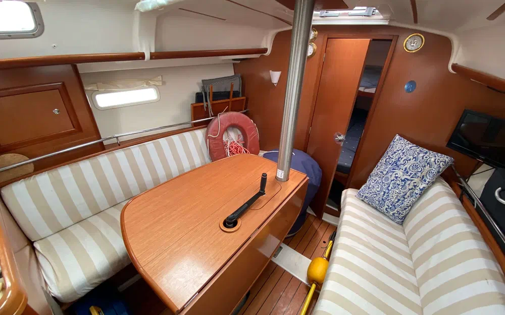 slider 17 Beneteau Oceanis 323 Clipper