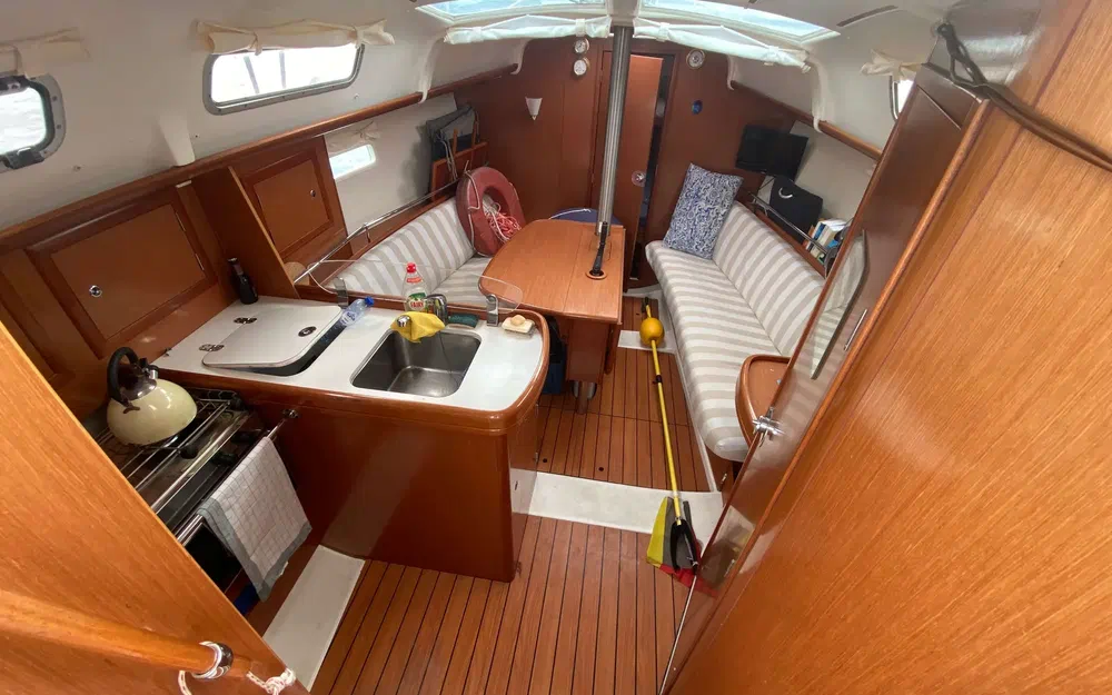 slider 22 Beneteau Oceanis 323 Clipper
