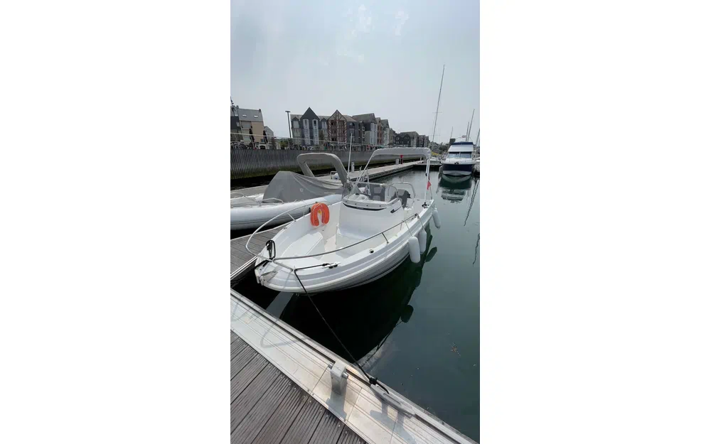 slider 4 Jeanneau Cap Camarat 5.5 CC