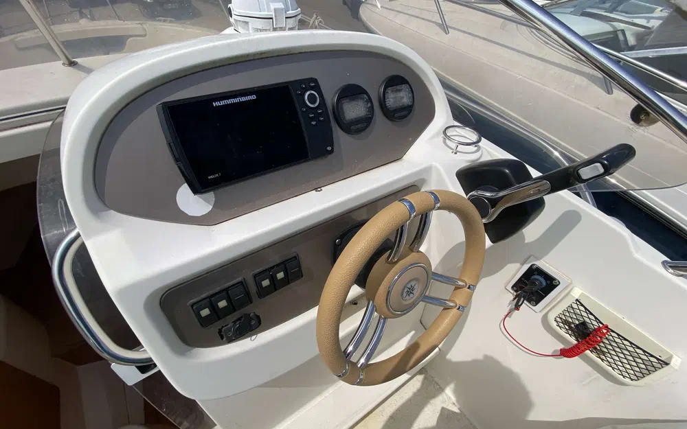 slider 2 Jeanneau Cap Camarat 715 WA