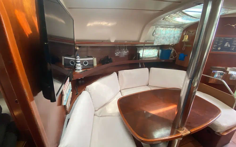 slider 9 Beneteau Oceanis 351