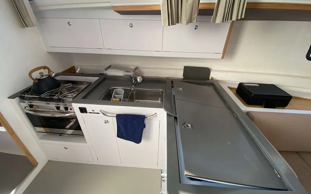 slider 16 Beneteau Oceanis 41