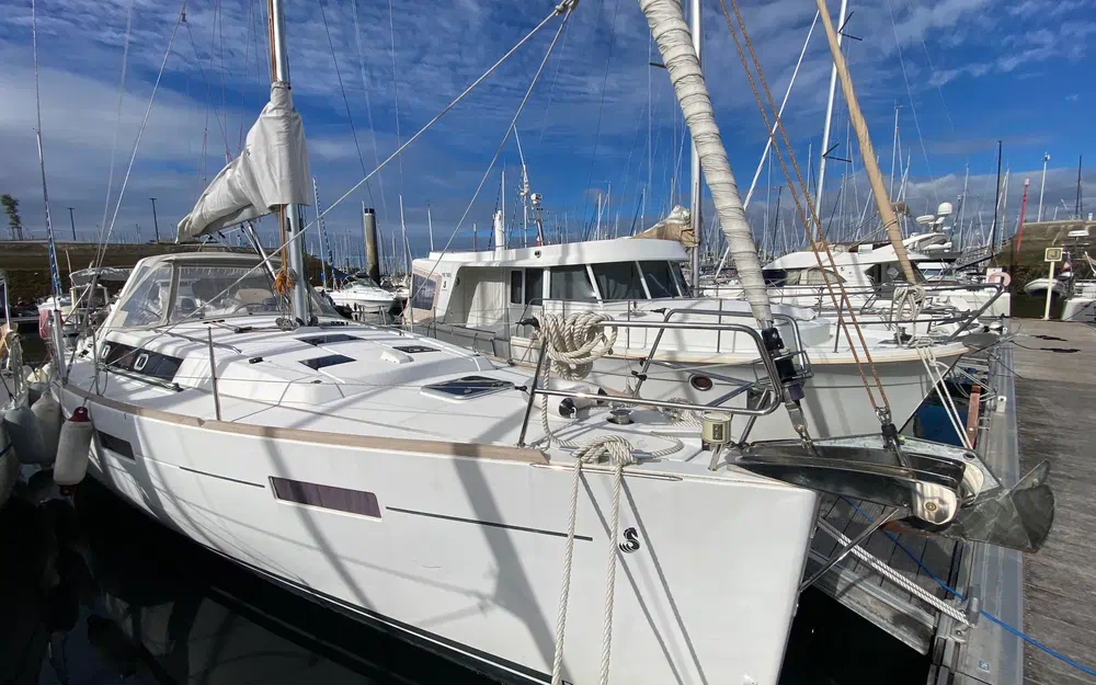 slider 1 Beneteau Oceanis 41