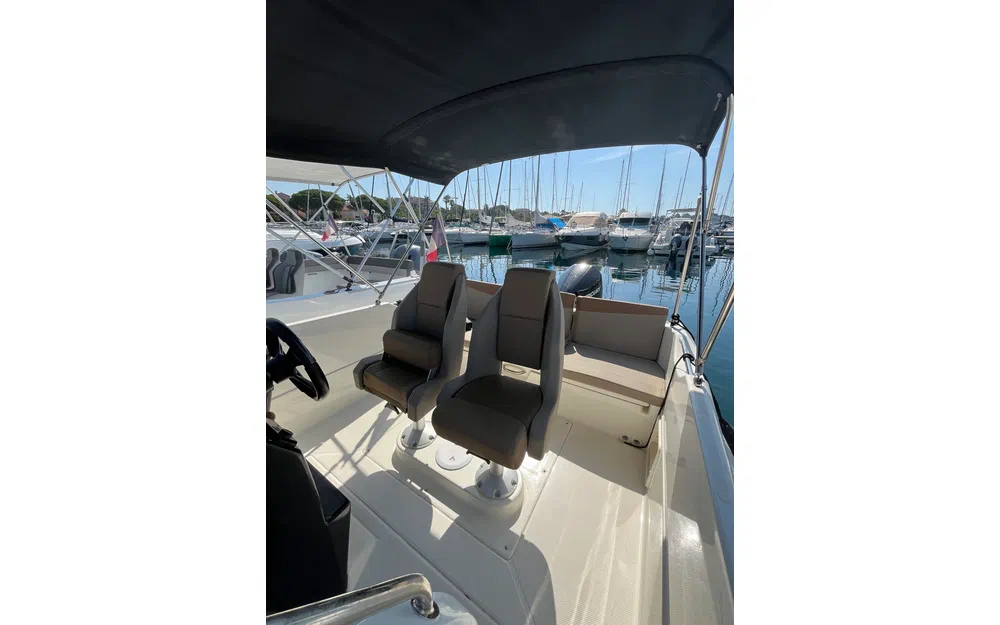 slider 12 Quicksilver Activ 675 Open