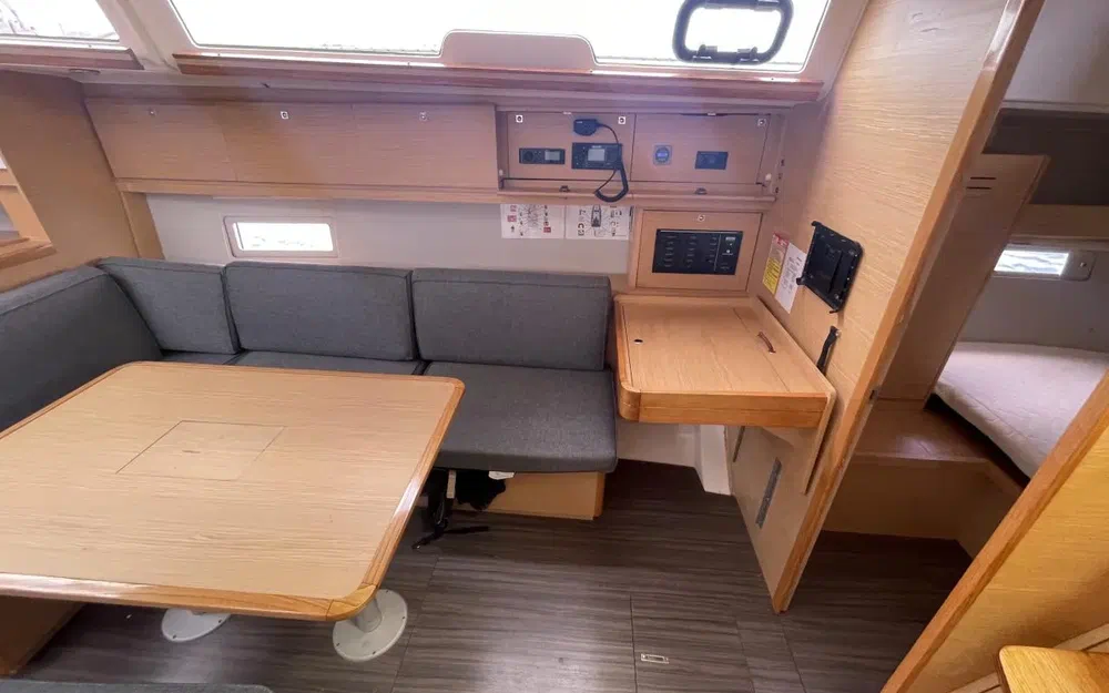 slider 21 Dufour 430 Grand Large