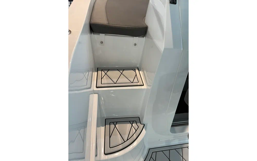 slider 3 Okiboats 595SD barracuda + moteur Yamaha