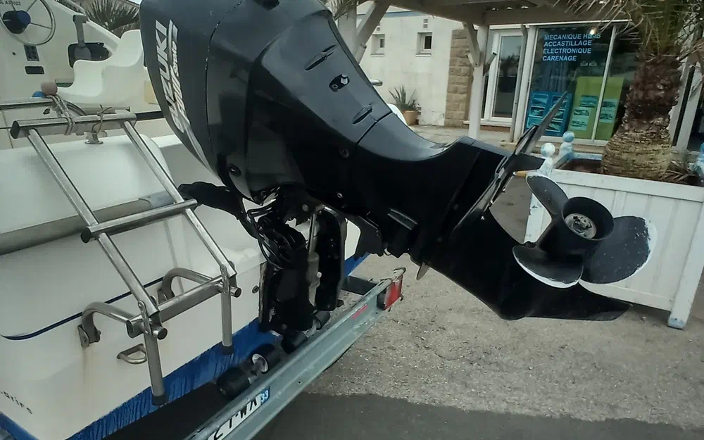 slider 4 B2 Marine CAP FERRET S II