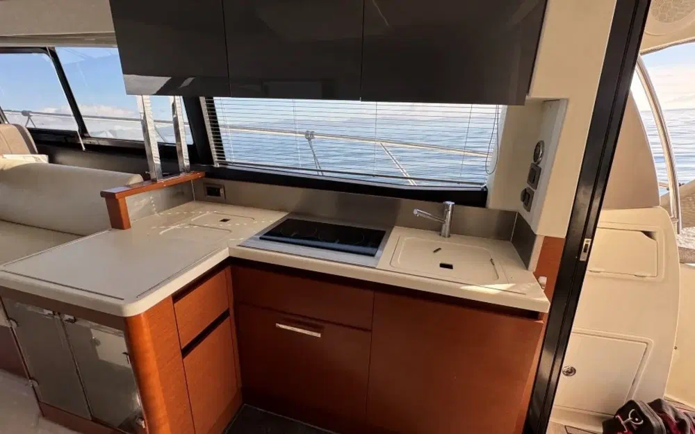 slider 9 Jeanneau Prestige 450 Fly