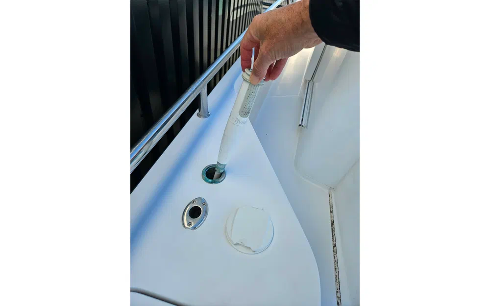 slider 10 Axopar 28 Cabin