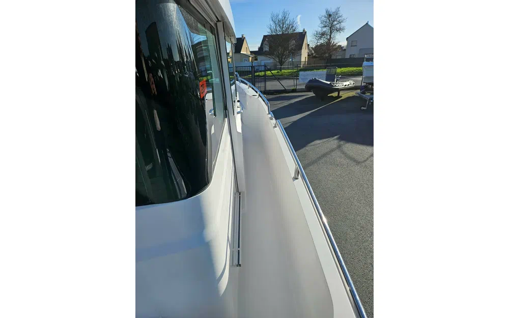 slider 22 Axopar 28 Cabin