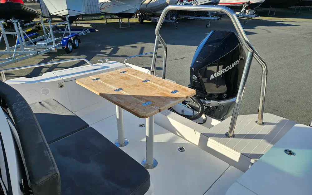 slider 28 Axopar 28 Cabin