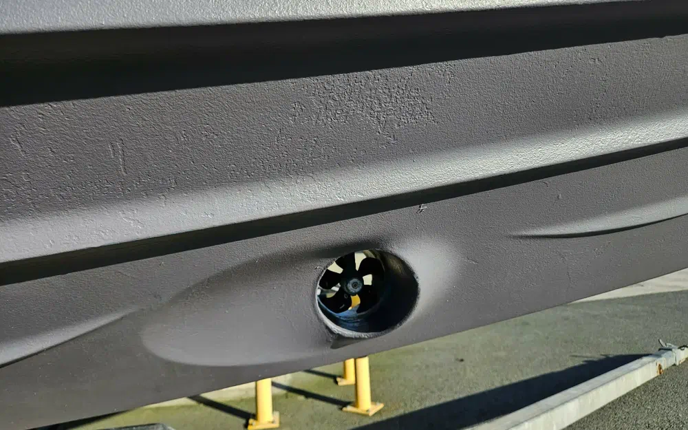 slider 3 Axopar 28 Cabin