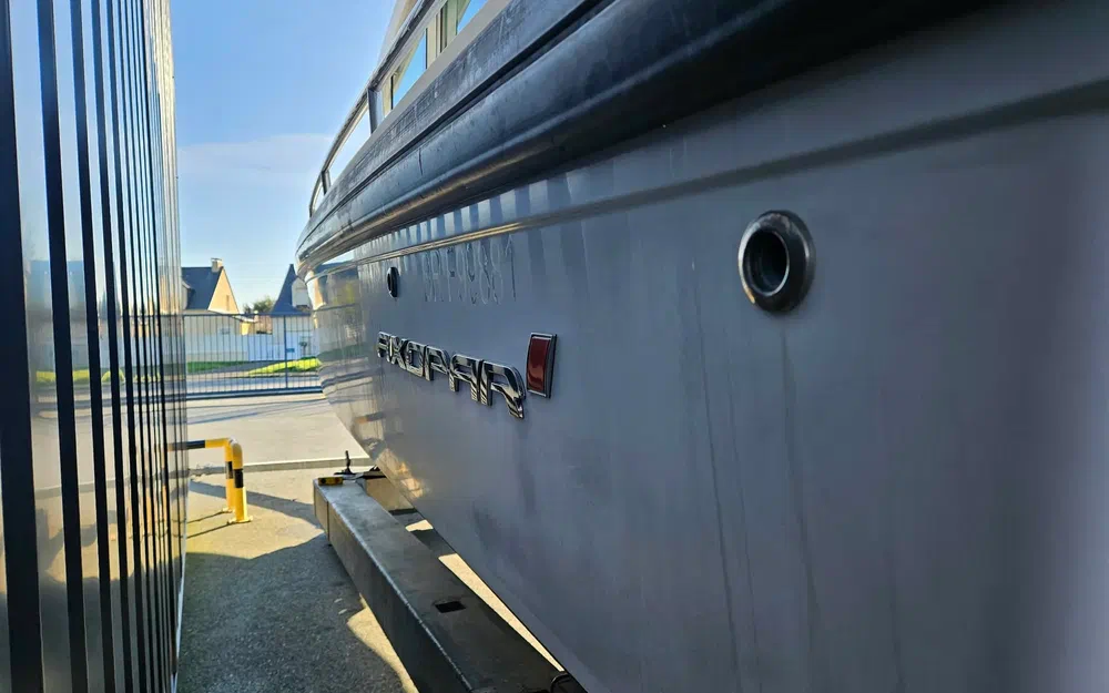 slider 7 Axopar 28 Cabin