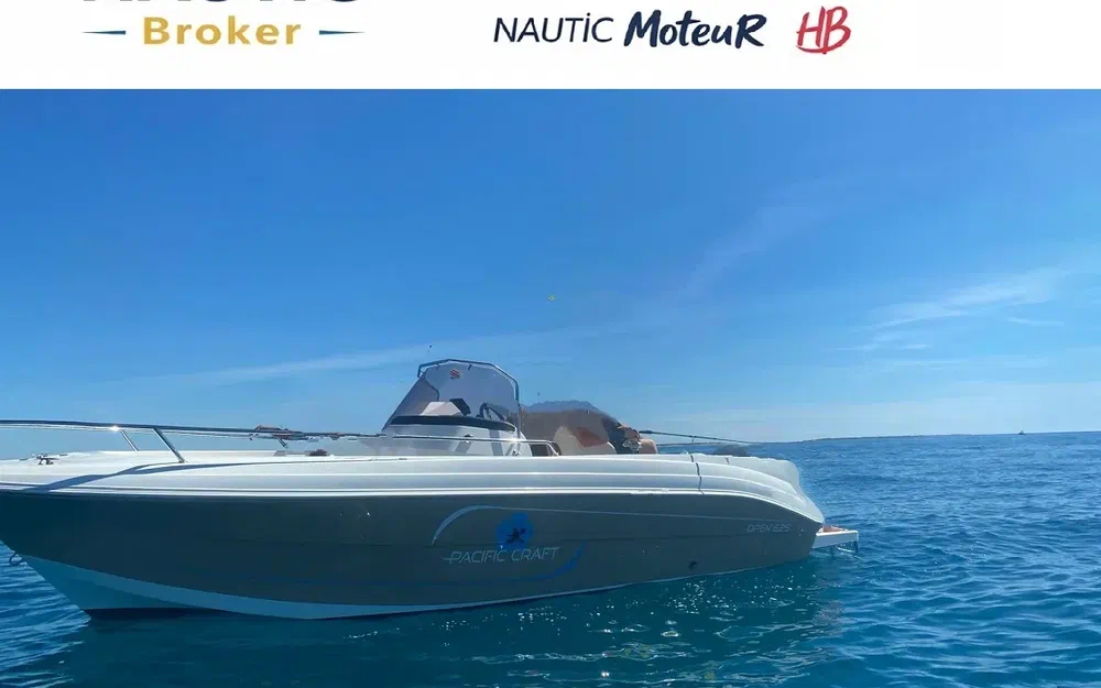 slider 0 Pacific Craft 625 Open