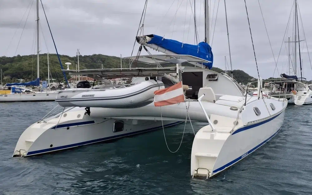 slider 1 Outremer 38