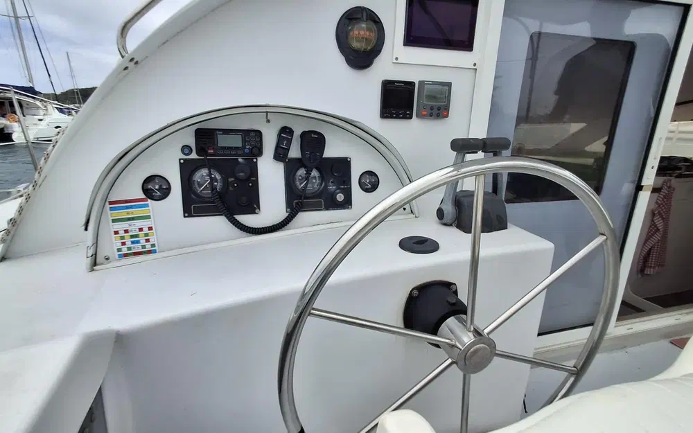 slider 4 Outremer 38