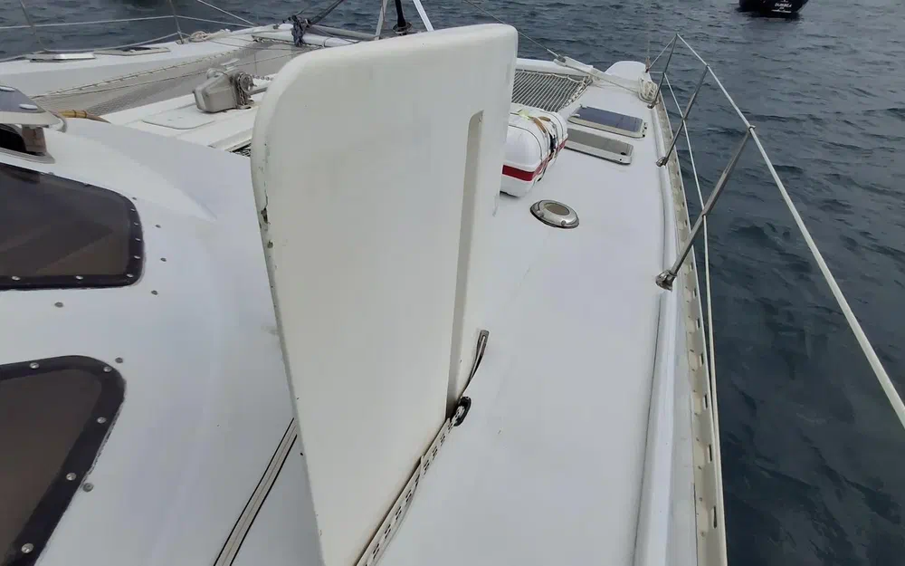slider 7 Outremer 38